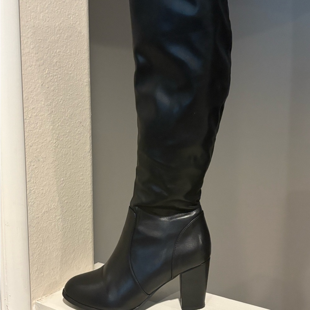 Dream Pairs Midleg Block Heel Boots Woman's 7 Black (WORN 2X) - Picture 4 of 13